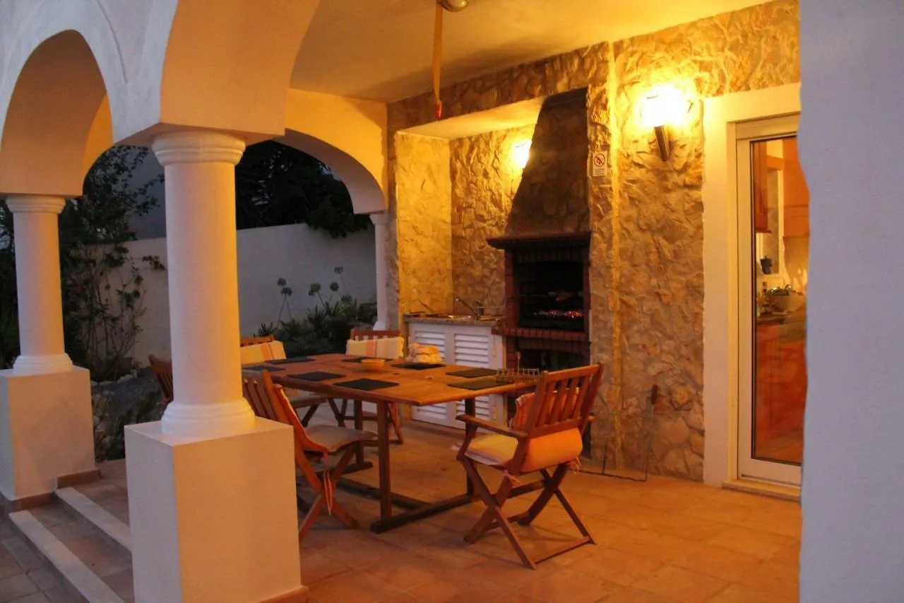 Lovely Burgau Villa Just 3 Mins Walk From Beach Budens Portugal