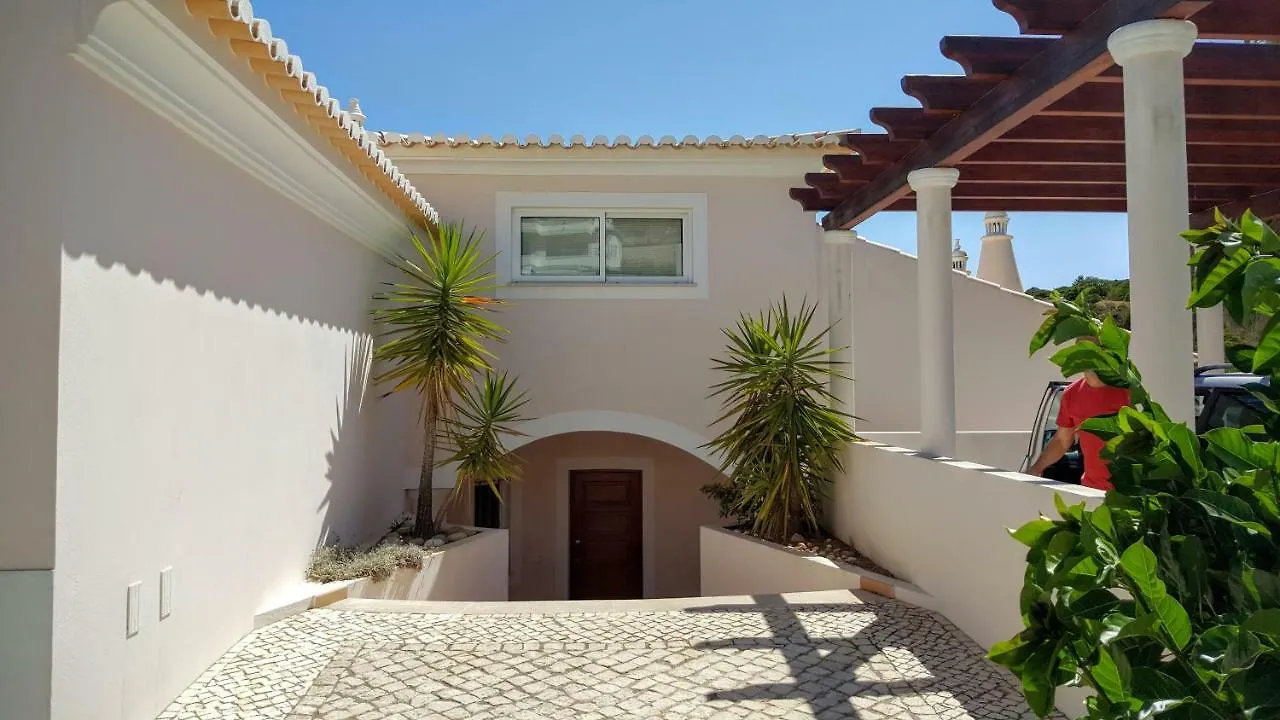 Lovely Burgau Villa Just 3 Mins Walk From Beach Budens